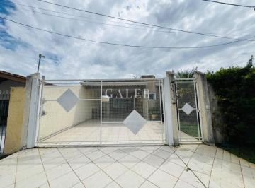 Foto 01 · Imperdível Casa à Venda em Atibaia-SP: 3 quartos, 3 suítes, 3 salas, 4 banheiros, garagem para 3 car