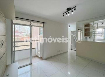 Sala · Excelente apartamento de 2 quartos com suíte, varanda e 1 vaga coberta!