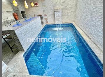 piscina · Casa com 03 quartos + piscina no São João Batista.