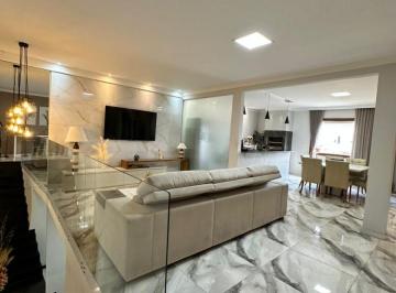Casa de 4 quartos, Serra · Casa Duplex de Alto Padrão com 4 Quartos, 2 Suítes com Closet e Área Gourmet em São Domingos – Centr