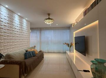 Apartamento · 123m² · 4 Quartos · 2 Vagas · Apartamento de 4 quartos a uma quadra do mar, montado, Sol da manhã e andar alto em Itapuã