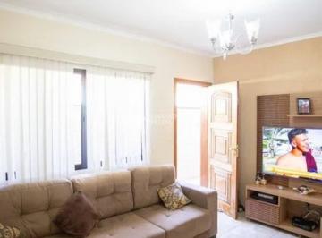 Casa · 200m² · 3 Quartos · 4 Vagas · Casa Ampla à Venda | 200m² | 3 Dormitórios | 4 Vagas de Garagem