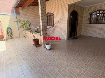 Casa · 109m² · 3 Quartos · 15 Vagas · Atenção! Imóvel de esquina (Trinta e Um de Março) - casa + terreno de esquina