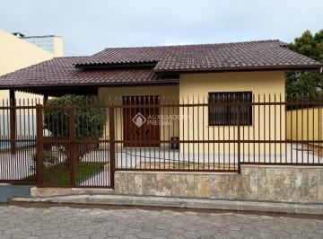Casa · 160m² · 2 Quartos · 2 Vagas · Auxiliadora Predial aluga casa de 2 dormitórios, situada no bairro Cachoeira do Bom Jesus.