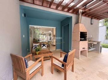 Casa · 122m² · 3 Quartos · 2 Vagas · Casa de Condomínio com 3 suítes a 900m da praia de Barra do Una