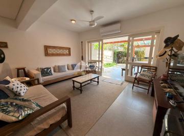 Casa · 150m² · 3 Quartos · 2 Vagas · Casa de Condomínio com 3 suítes a 500m da praia de Barra do Una