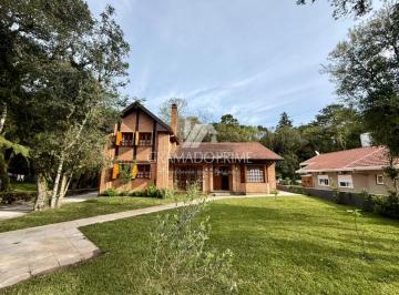 Casa · 235m² · 3 Vagas · CASA COM 4 QUARTOS EM GRAMADO