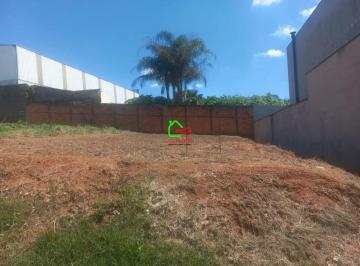 Terreno · 250m² · 1 Quarto · 2 Vagas · Terreno para venda em Pinheirinho de 250.00m² com 1 Quarto, 1 Suite e 2 Garagens