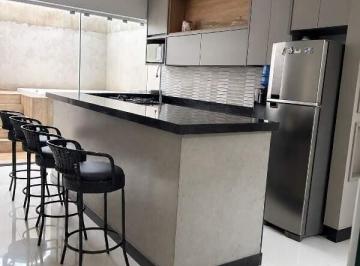 Casa · 200m² · 3 Quartos · 2 Vagas · Casa para alugar em Icaray de 200.00m² com 3 Quartos, 1 Suite e 2 Garagens