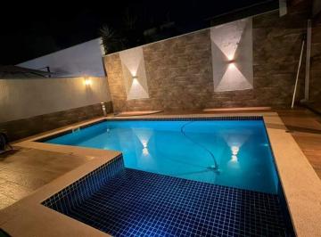 Casa · 264m² · 4 Quartos · 4 Vagas · Casa de Condomínio para venda em Fazenda Santana de 264.00m² com 4 Quartos, 1 Suite e 4 Garagens