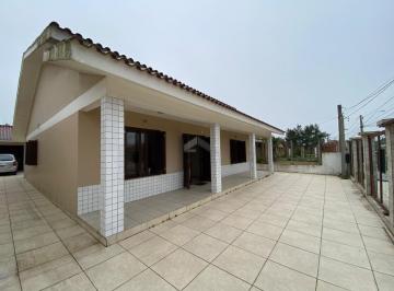 Casa · 450m² · 4 Quartos · 3 Vagas · Casa com 4 dormitorios a Venda no Centro de Cidreira-RS!