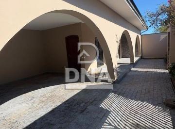 Casa · 450m² · 3 Quartos · 4 Vagas · Casa para venda em Vila Nova Botucatu de 450.00m² com 3 Quartos, 1 Suite e 4 Garagens