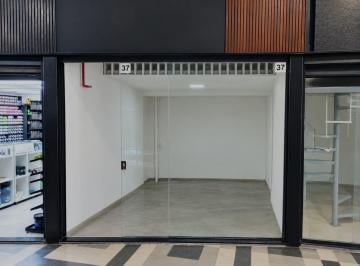 Comercial · 26m² · Loja em galeria na Rua Vinte e Quatro de Maio, 439 - Loja 37 • 26 m²