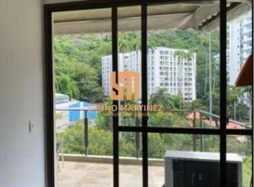 Apartamento · 80m² · 1 Quarto · 1 Vaga · Cosme Velho | Andar Alto | Varanda | Vista Verde e Montanhas