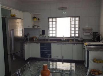 Casa · 327m² · 3 Quartos · 7 Vagas · Sobrado para venda em Jardim City de 327.00m² com 3 Quartos, 1 Suite e 7 Garagens