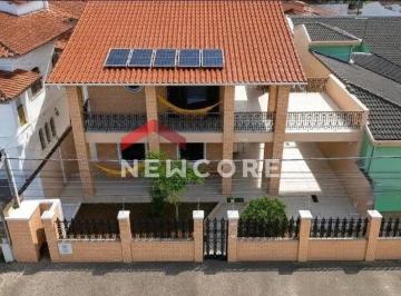 Casa · 220m² · 4 Quartos · 5 Vagas · Casa em Avenida São Paulo - Indaiá - Caraguatatuba/SP