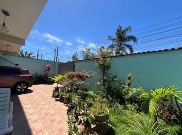 Casa · 305m² · 4 Quartos · 2 Vagas · Ampla casa dúplex com 3 quartos na Praia Do Morro em Guarapari/ES
