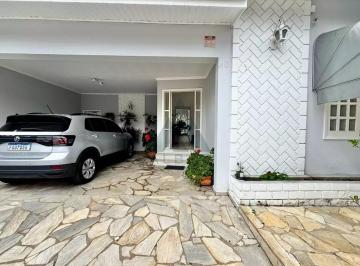 Casa de 3 quartos, Itapetininga · Casa com 3 quartos à venda, 230 m² por R$ 720.000 - Centro - Itapetininga/SP
