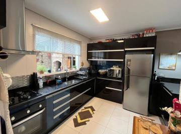 Casa de 2 quartos, Cotia · Casa em Condomínio em Cotia | 2 Suítes | 3 Vagas | Área Gourmet