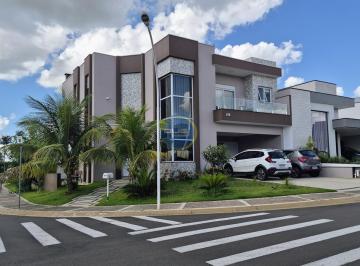 Casa · 226m² · 3 Quartos · 4 Vagas · Ótimo sobrado de esquina com 3 suítes a venda no Dona Lucilla