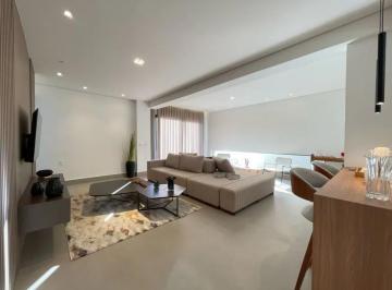 Casa de 4 quartos, Águas Claras · Casa em Park Way 4 Quartos 5 Banheiros 4 Vagas