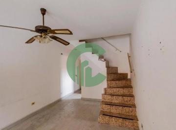 Casa · 209m² · 2 Quartos · 1 Vaga · Confortável sobrado a 650 metros do Ginásio de Esportes Noêmia Assunção!!!