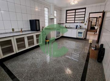 Casa · 225m² · 3 Quartos · 3 Vagas · Imponente sobrado a 800 metros da Padaria Nova Italiana!!!