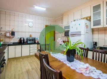 Casa · 218m² · 3 Quartos · 2 Vagas · Casa Elegante na Vila Floresta