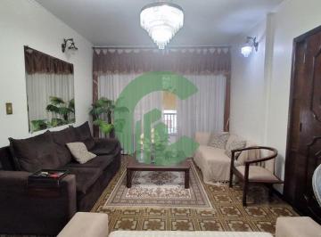 Casa · 274m² · 3 Quartos · 3 Vagas · Espaçoso sobrado no bairro Santa Terezinha