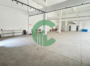 Comercial · 350m² · 4 Vagas · Salão Comercial próximo à Av. dos Estados