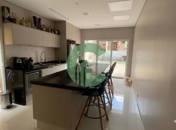 Casa · 228m² · 4 Quartos · 3 Vagas · Lindo Sobrado no Campestre a 150 metros da Av. Dom Pedro II