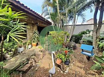 Casa · 295m² · 4 Quartos · 2 Vagas · Bela e Ampla Casa Térrea no Parque das Nações
