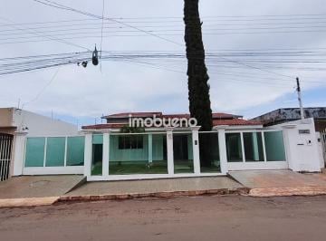 Foto 1 · Casa para alugar com 3 suítes e área de lazer no Setor Ferroviário em Formosa/GO
