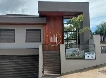 Casa · 167m² · 3 Quartos · 2 Vagas · Casa com 03 dormitórios sendo 01 suíte no Bairro Potecas em São José.