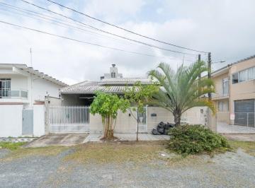 Casa · 2 Quartos · 1 Vaga · Casa semimobiliada com piscina a 200 metros da praia da Armação, em Penha/SC