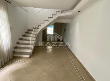 Casa · 176m² · 2 Quartos · 2 Vagas · Sobrado amplo no Bairro Jardim com  quintal e churrasqueira.