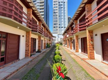 Casa · 42m² · 2 Quartos · Casa geminada estilo sobrado em Torres RS