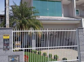 Casa · 135m² · 3 Quartos · 2 Vagas · Casa no bairro Iririu