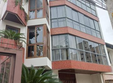 Apartamento · 157m² · 3 Quartos · 2 Vagas · Vendo apartamento amplo e bem localizado na Rua Zamenhoff em Porto Alegre