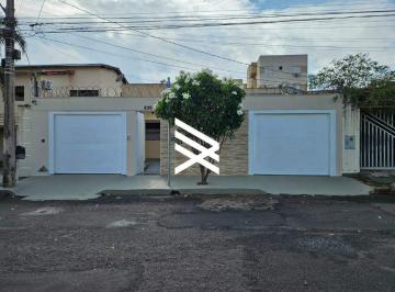 Casa · 220m² · 3 Quartos · 3 Vagas · Casa à venda, 3 quartos, 3 suítes, 3 vagas - Bairro SEGISMUNDO PEREIRA, Uberlândia MG