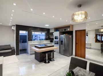 Casa · 230m² · 4 Quartos · 2 Vagas · Casa à venda 4 quartos no bairro Sagrada Família