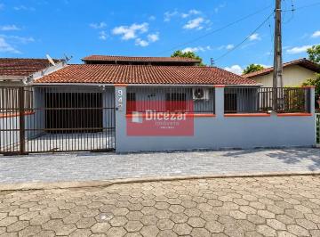 chatgpt-image-14-de-out-de-2026-18_35_381792015048568.png · Casa à venda, com Seis dormitórios, Mobiliada a 850 metros da Praia de Armação, no centro de Penha,