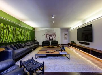 Casa · 400m² · 5 Quartos · 10 Vagas · Antes de entrar, um aviso: esta casa não gosta do óbvio.