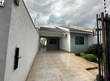 Casa · 75m² · 3 Quartos · 2 Vagas · Casa bem localizada!