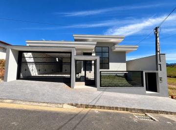 Casa · 183m² · 3 Quartos · 2 Vagas · Casa com piscina e espaço gourmet na Estrada Nova