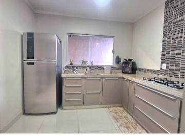 Casa · 119m² · 2 Quartos · 2 Vagas · CASA COM SUÍTE E ÁREA GOURMET PARA APROVEITAR EM FAMÍLIA