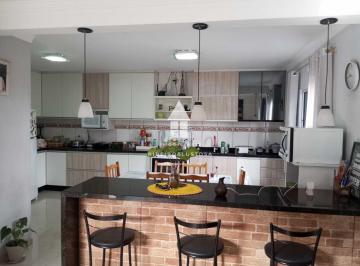 Casa · 3 Quartos · 1 Vaga · Casa com 3 dormitórios e garagem no Roça Grande