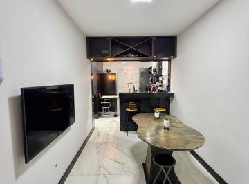 Apartamento · 102m² · 3 Quartos · 1 Vaga · Apartamento TODO REFORMADO com 3 quartos, sendo 2 suítes na Praia de Itapoã