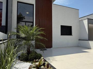 Casa · 99m² · 3 Quartos · 2 Vagas · Casa com 3 dormitórios e piscina condomínio fechado, 749 mil