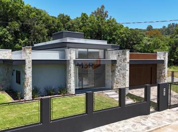 Casa · 285m² · 3 Quartos · 2 Vagas · Casa à Venda em Linha Imperial, Nova Petrópolis - 3 Quartos e 2 Vagas